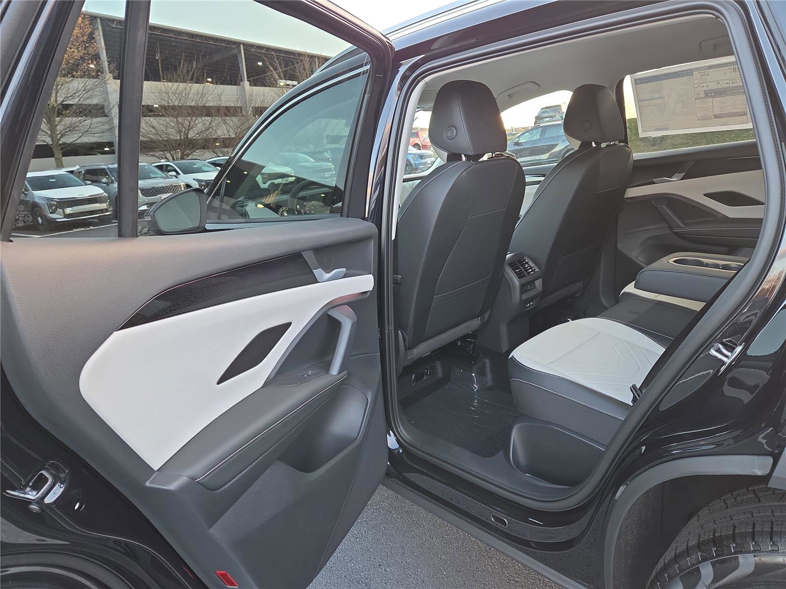 New 2026 Volkswagen Tiguan SE image 22