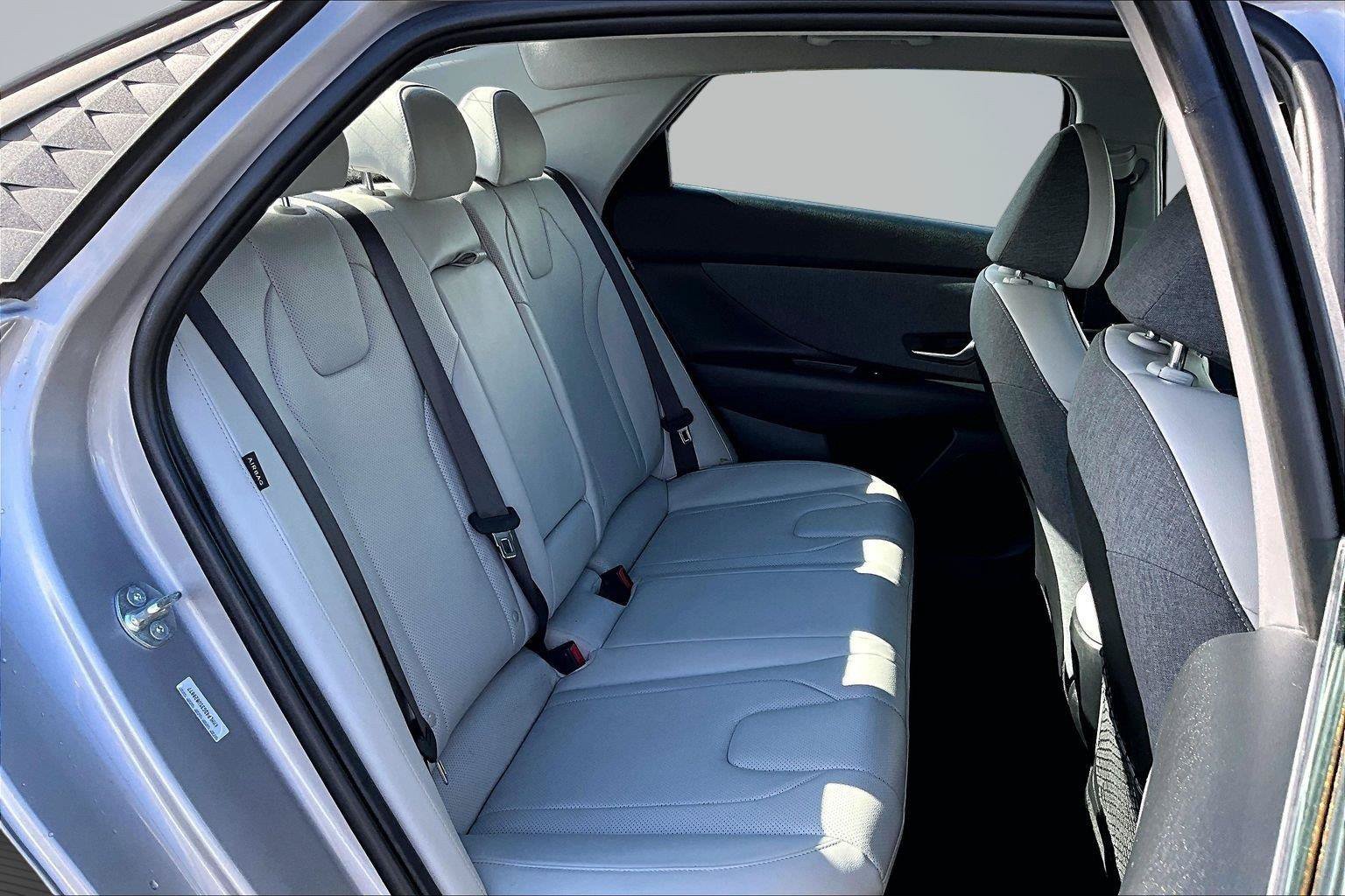 Used 2025 Hyundai Elantra Limited FWD image 54