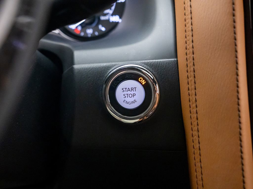 Used 2023 INFINITI QX80 Sensory w/ All-Season Package AWD/4WD image 23