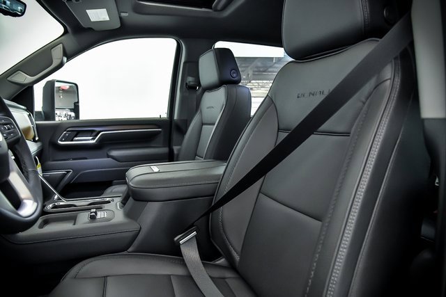 New 2025 GMC Sierra 2500 Denali w/ Denali Reserve Package image 8