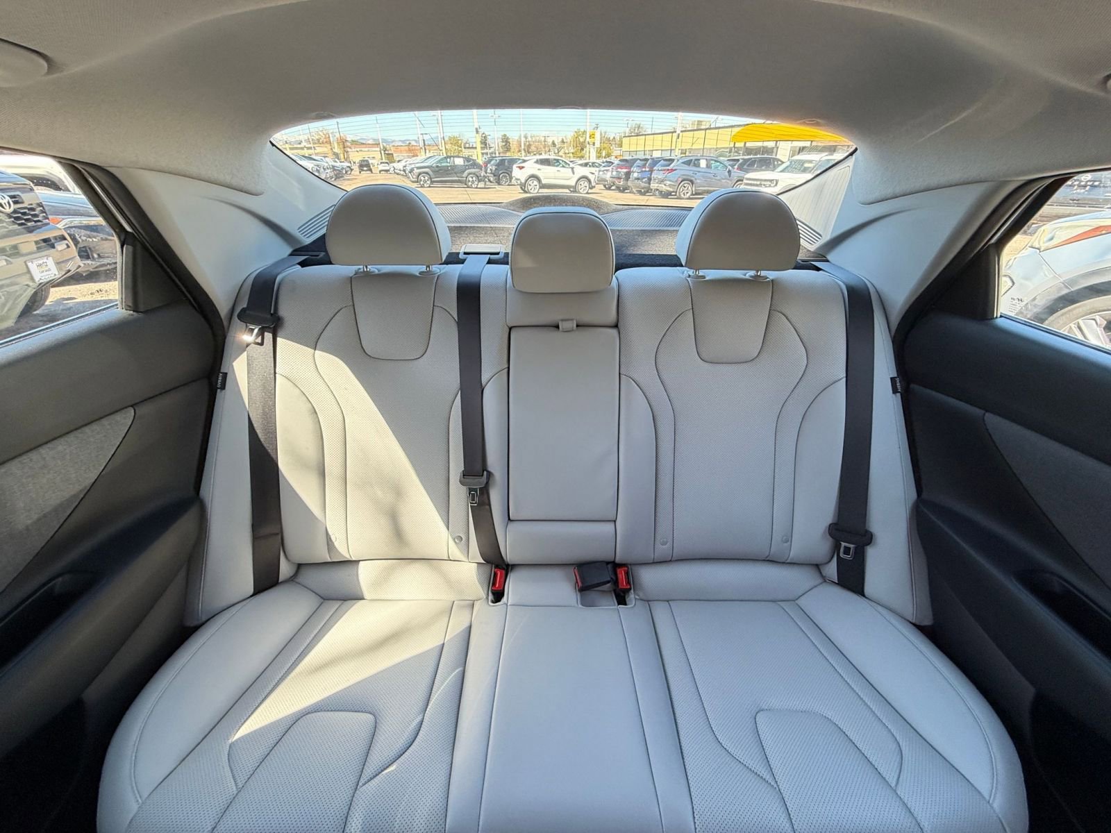 Used 2025 Hyundai Elantra Limited image 38