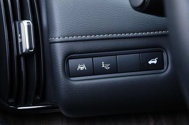 Used 2025 Nissan Armada SL w/ Captain's Chari Seat Package AWD/4WD image 23