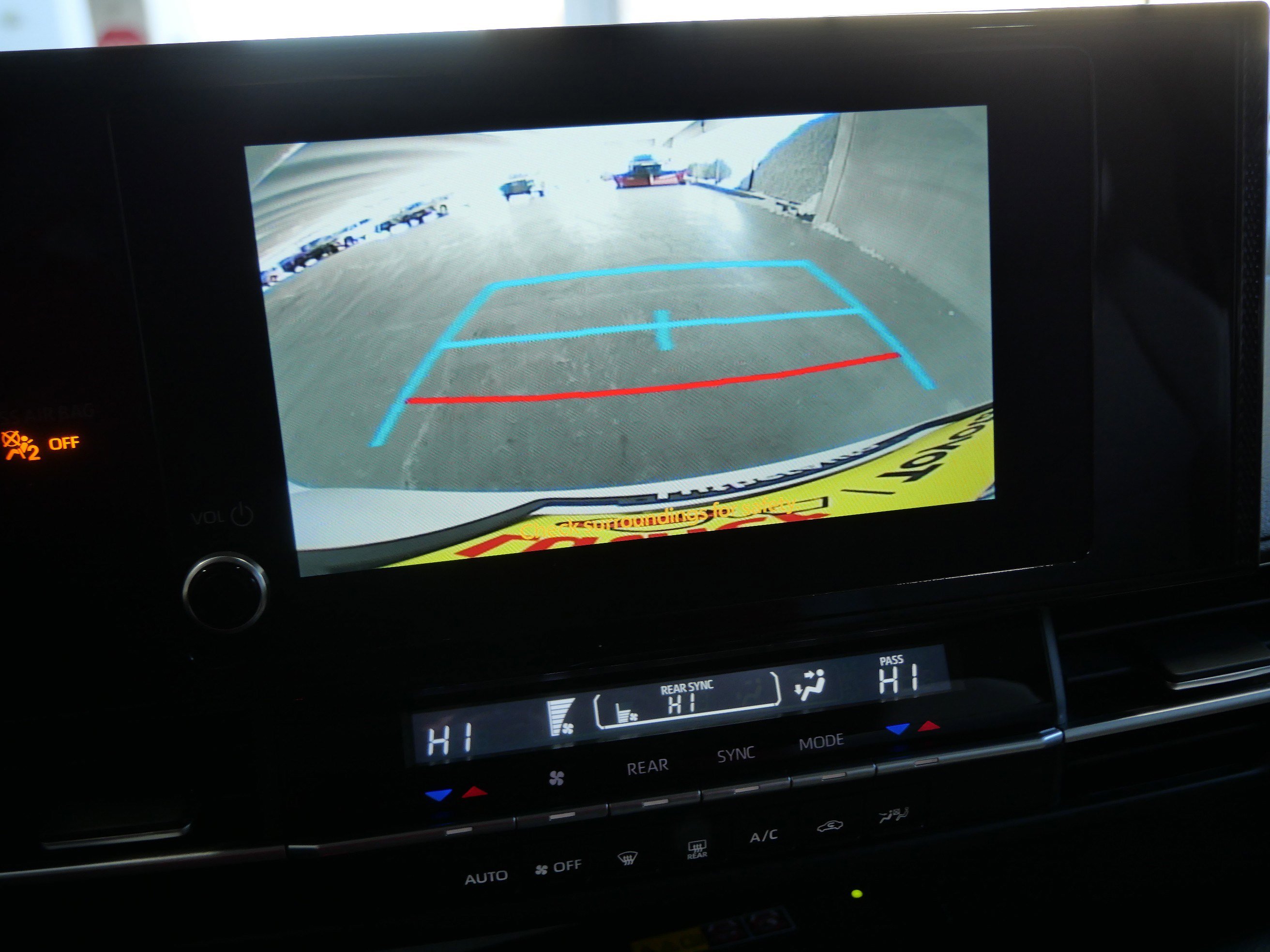 Certified 2025 Toyota Sienna LE image 32