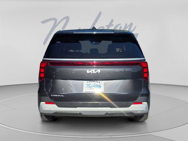 Used 2025 Kia Carnival FWD image 6