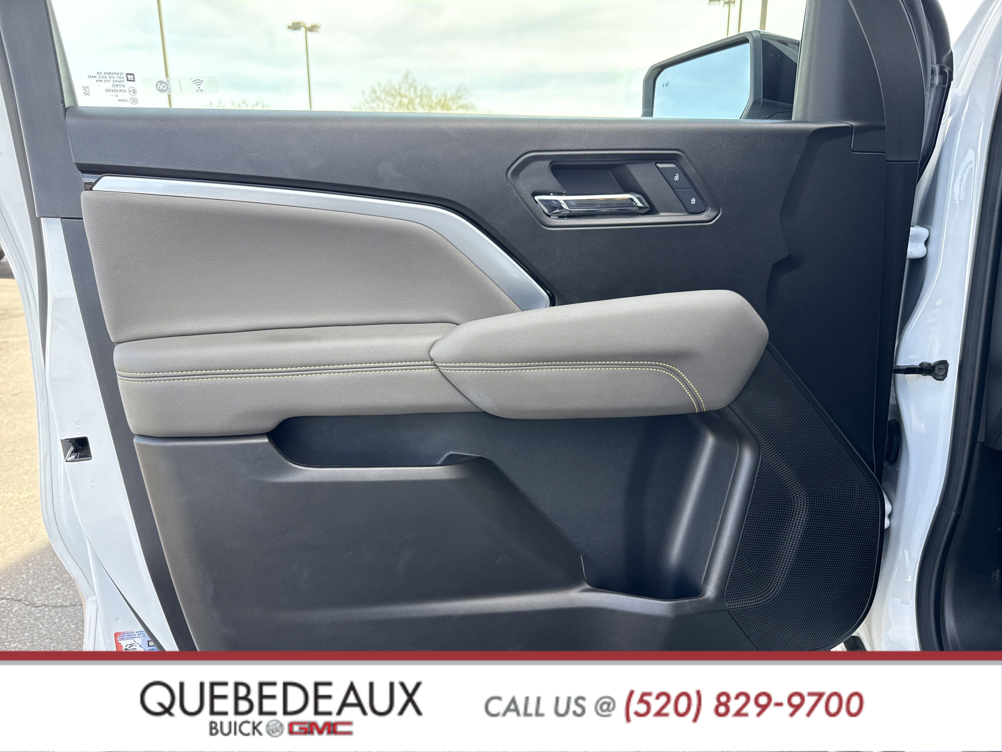 Used 2024 Chevrolet Colorado ZR2 w/ Technology Package image 18