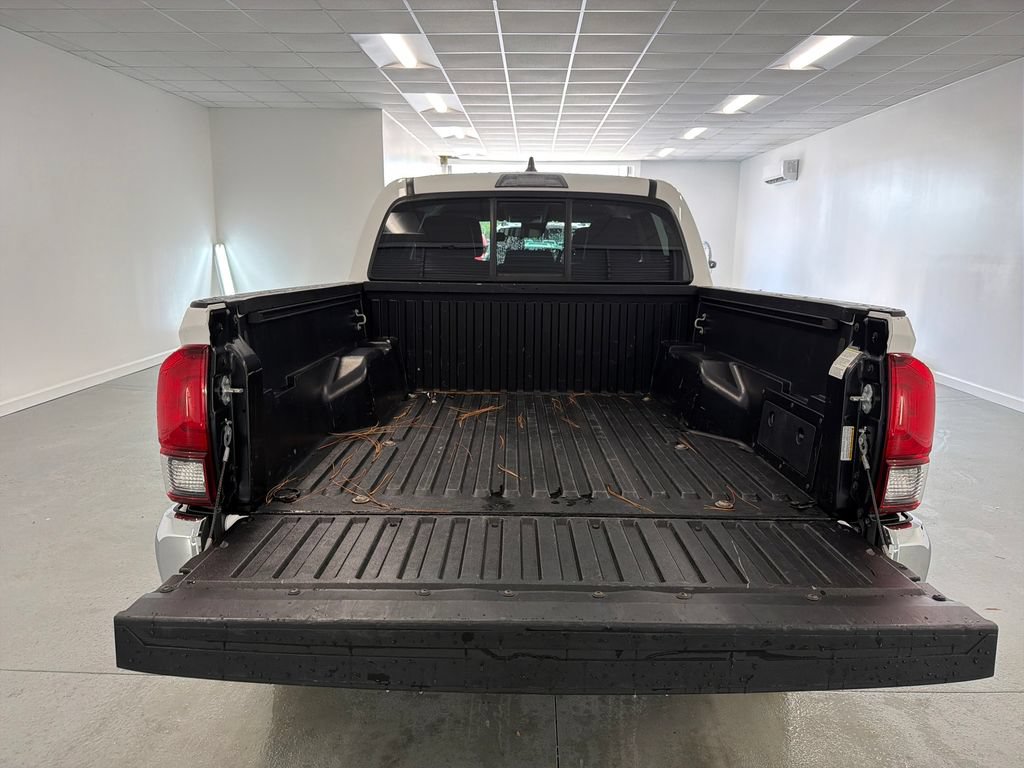 Used 2023 Toyota Tacoma SR5 RWD image 8