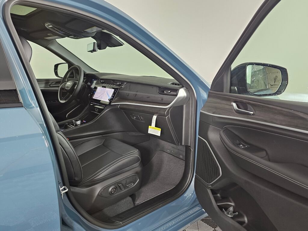 New 2026 Jeep Grand Cherokee L Limited image 38