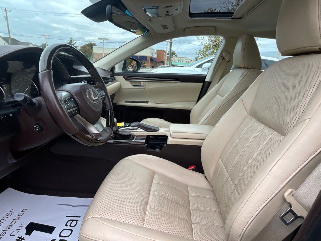 Used 2018 Lexus ES 350 w/ Luxury Package w/Wood Trim FWD image 28