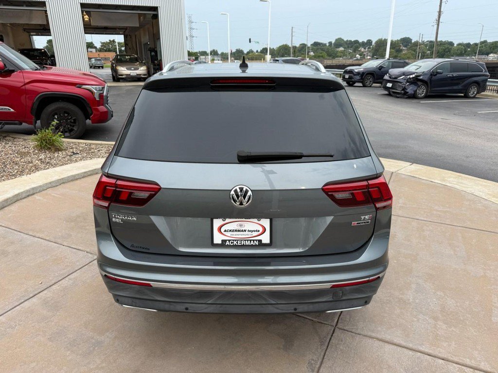 Used 2018 Volkswagen Tiguan SEL Premium AWD/4WD image 9