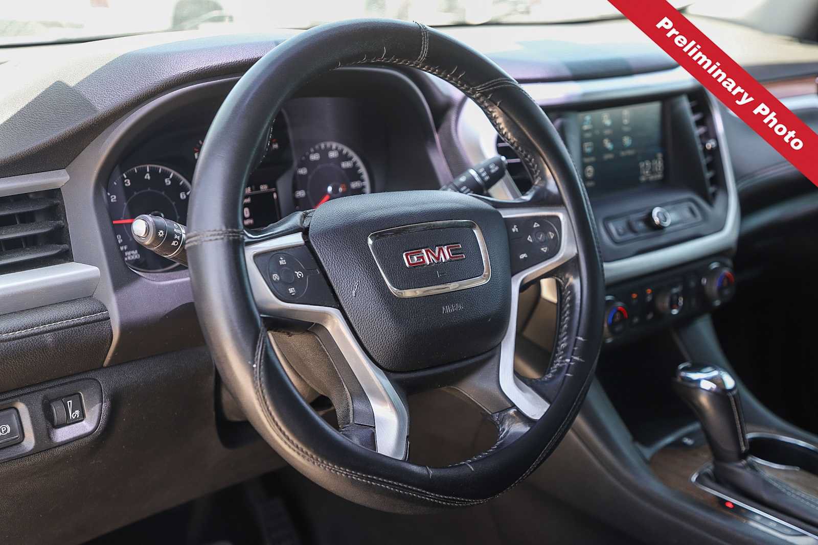 Used 2019 GMC Acadia SLE FWD image 16