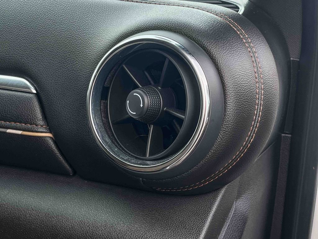 Used 2019 Chevrolet Blazer Premier w/ Sun and Wheels Package image 36