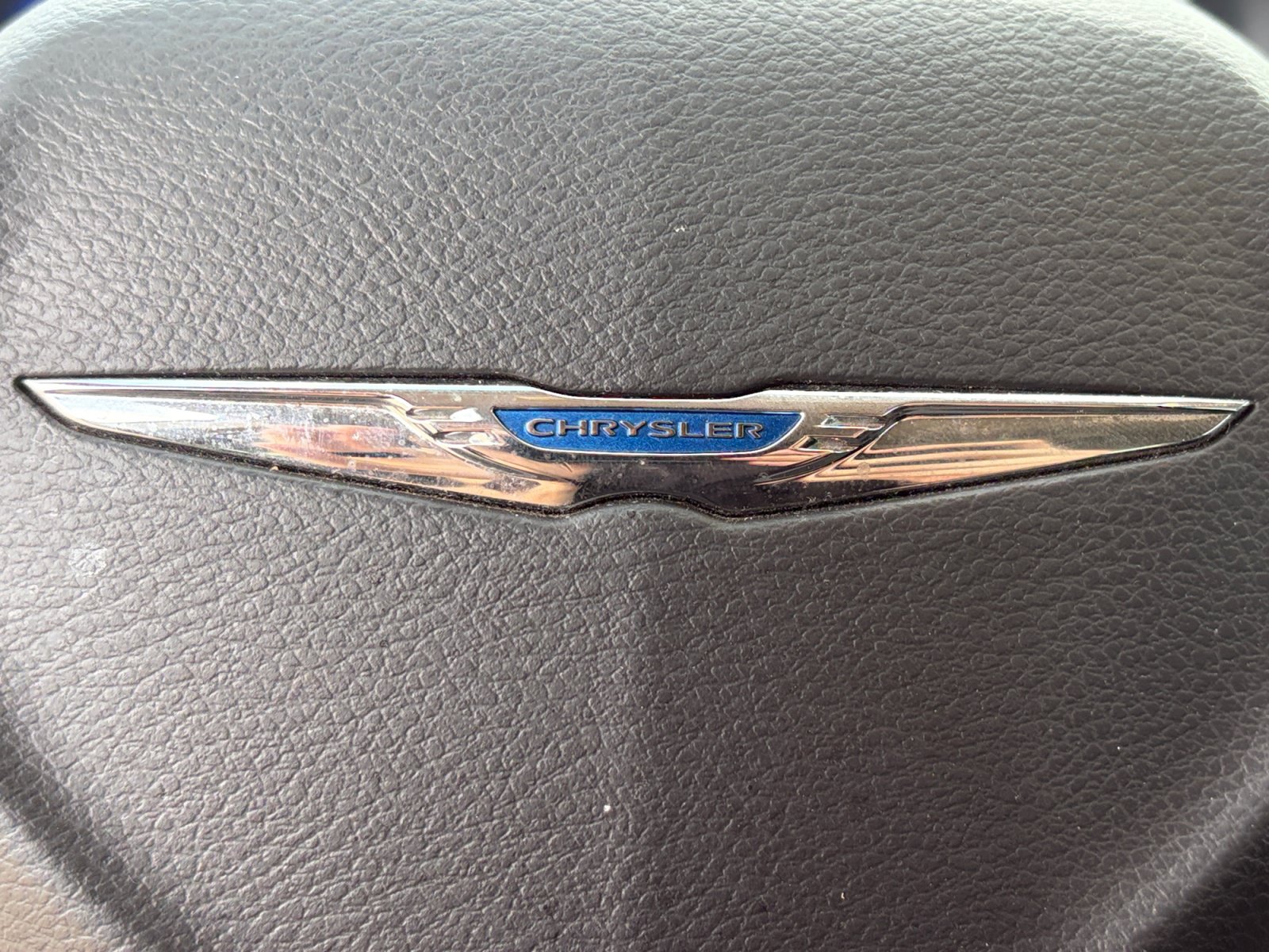 Used 2017 Chrysler Pacifica Touring FWD image 29