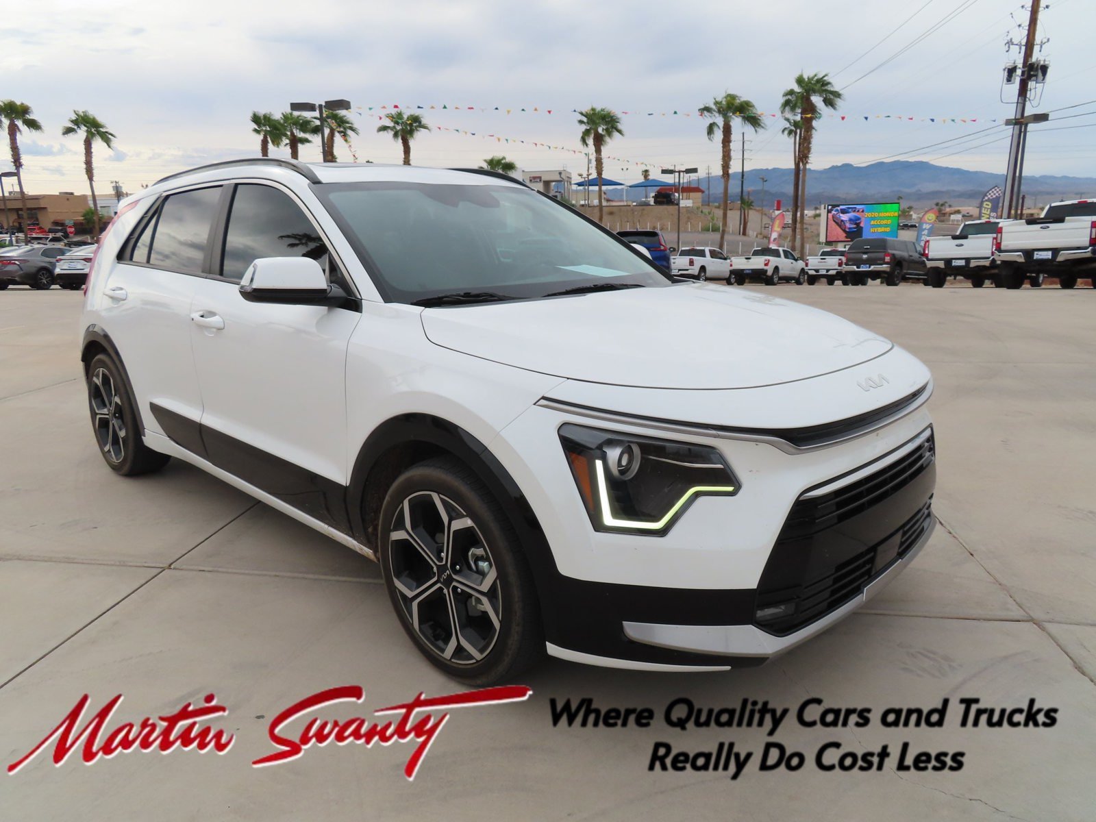 Used 2023 Kia Niro EX Touring