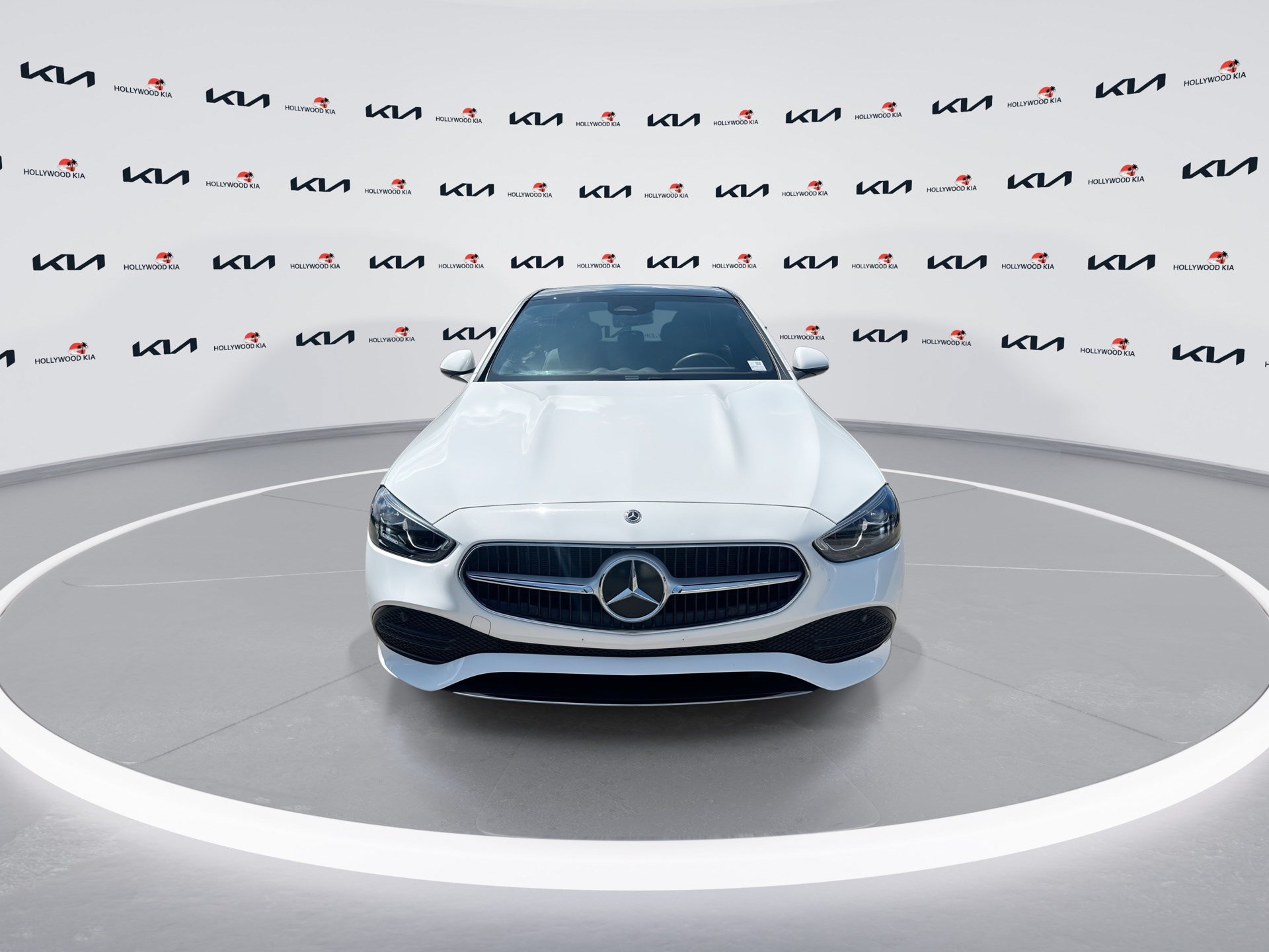 Used 2025 Mercedes-Benz C 300 Sedan image 3