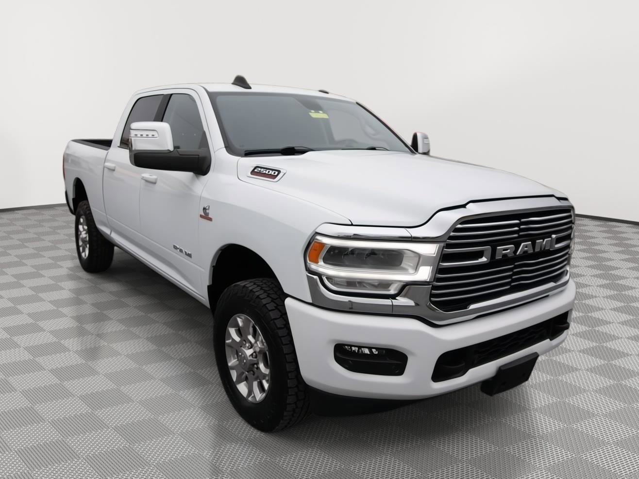 Used 2024 RAM 2500 Laramie AWD/4WD image 3