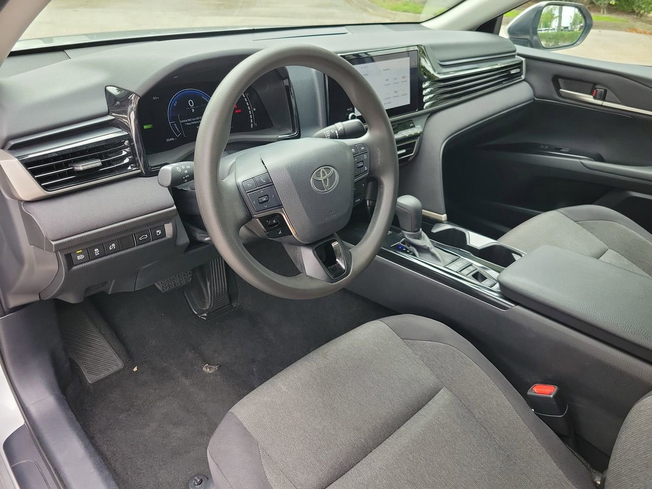 Used 2025 Toyota Camry LE FWD image 15