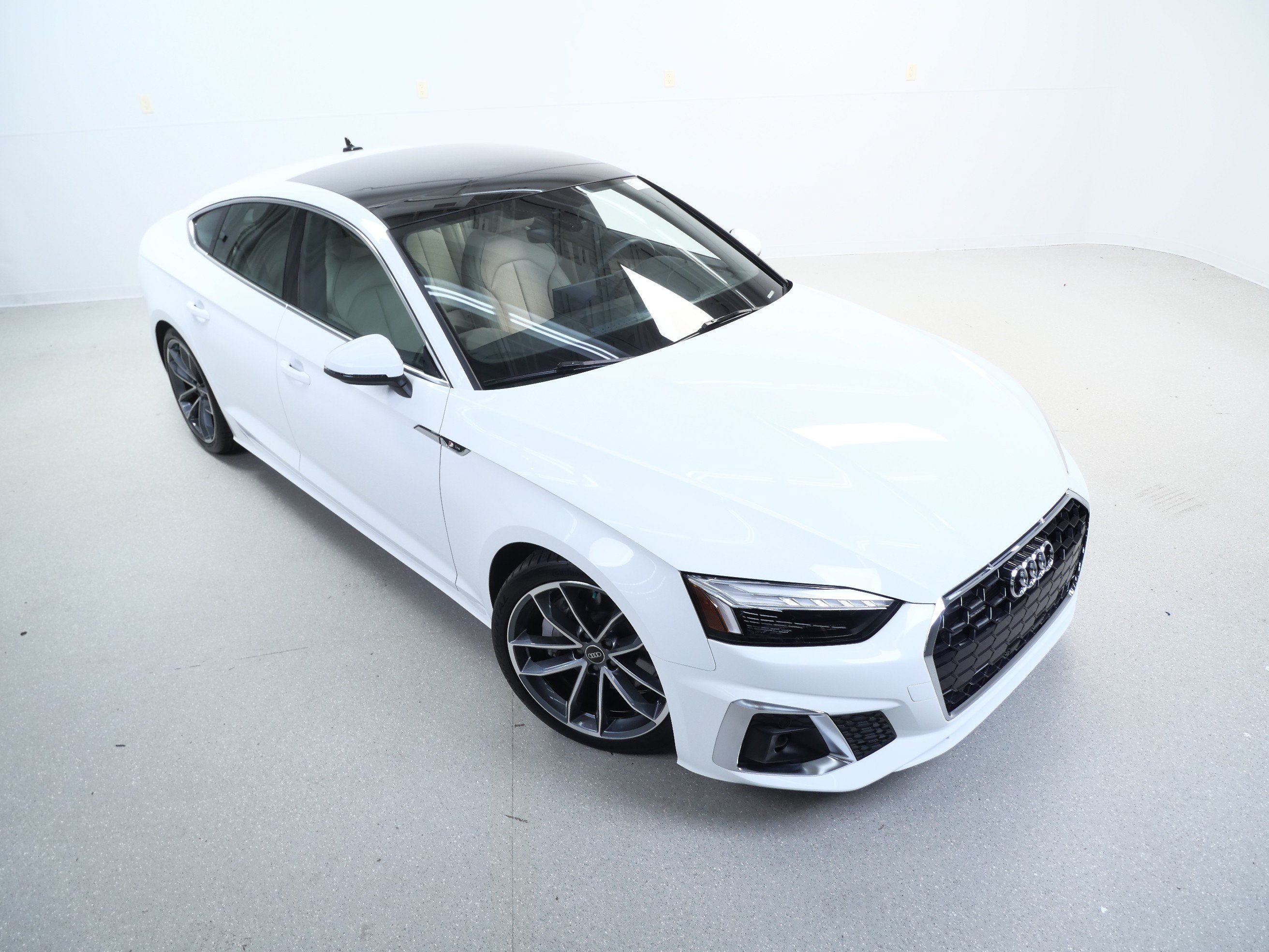 Used 2023 Audi A5 2.0T Premium Plus w/ Premium Plus AWD/4WD image 4