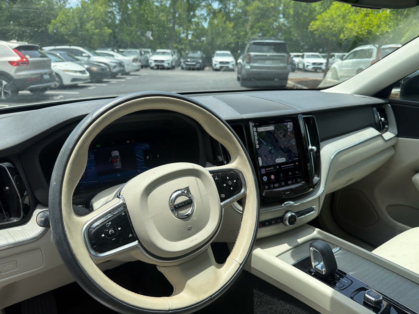 Used 2024 Volvo XC60 B5 Plus w/ Protection Package Premier AWD/4WD image 27