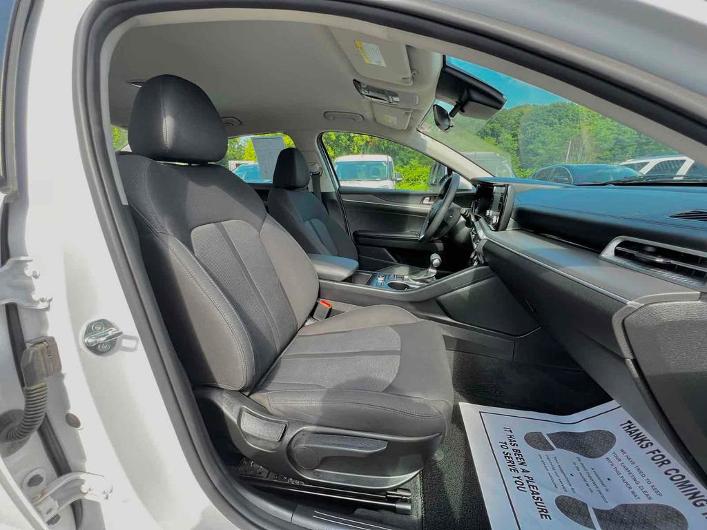 Used 2023 Kia K5 LXS image 13
