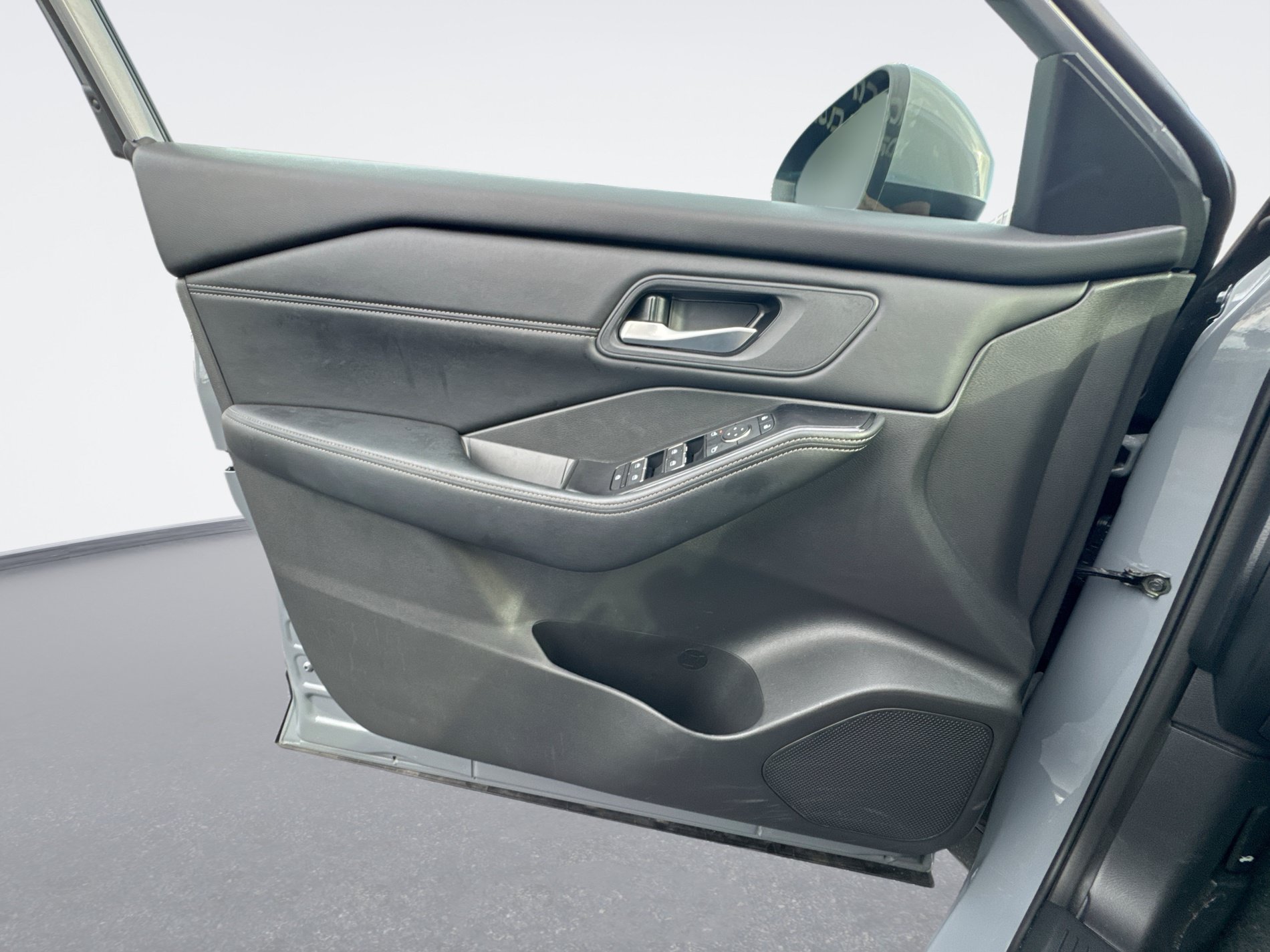 Certified 2026 Nissan Rogue SL AWD/4WD image 30