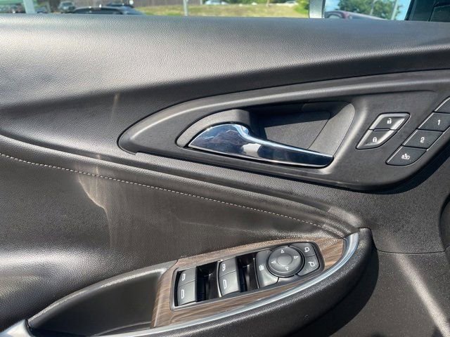 Used 2024 Chevrolet Malibu LT image 11