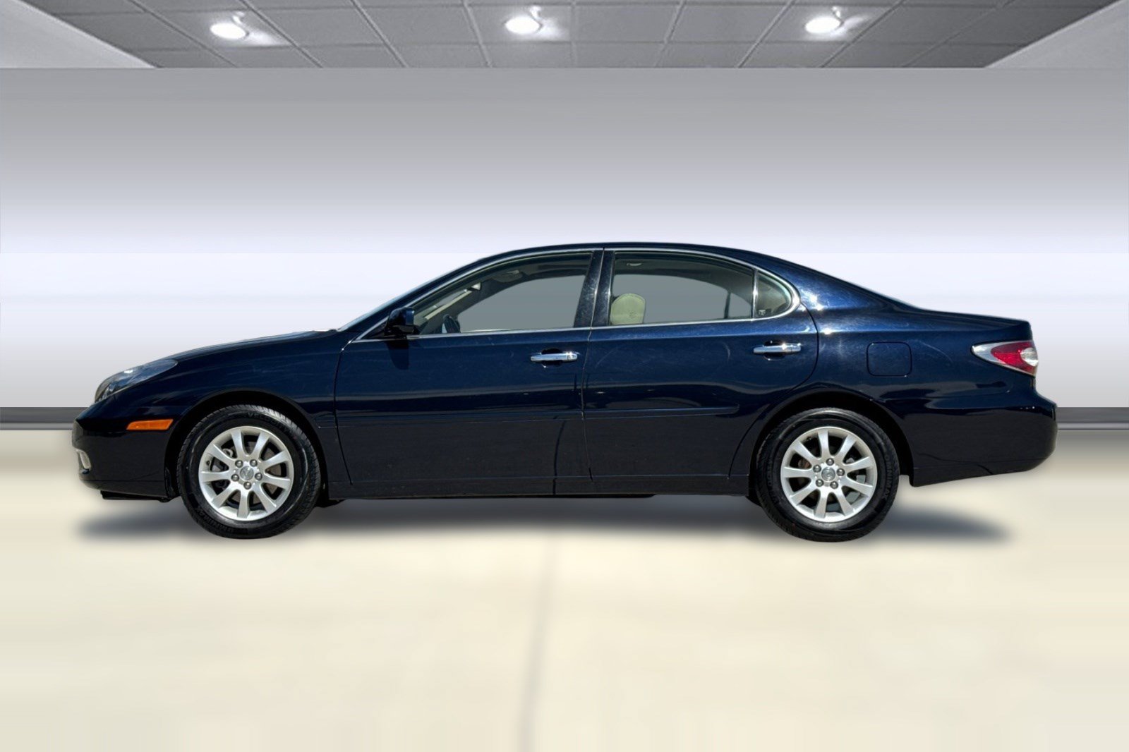 Used 2004 Lexus ES 330 FWD image 2