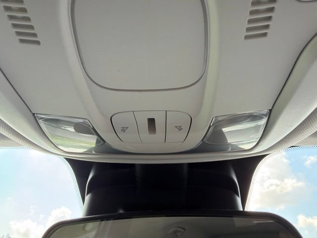 Used 2020 Jeep Renegade Latitude w/ Cold Weather Group AWD/4WD image 35