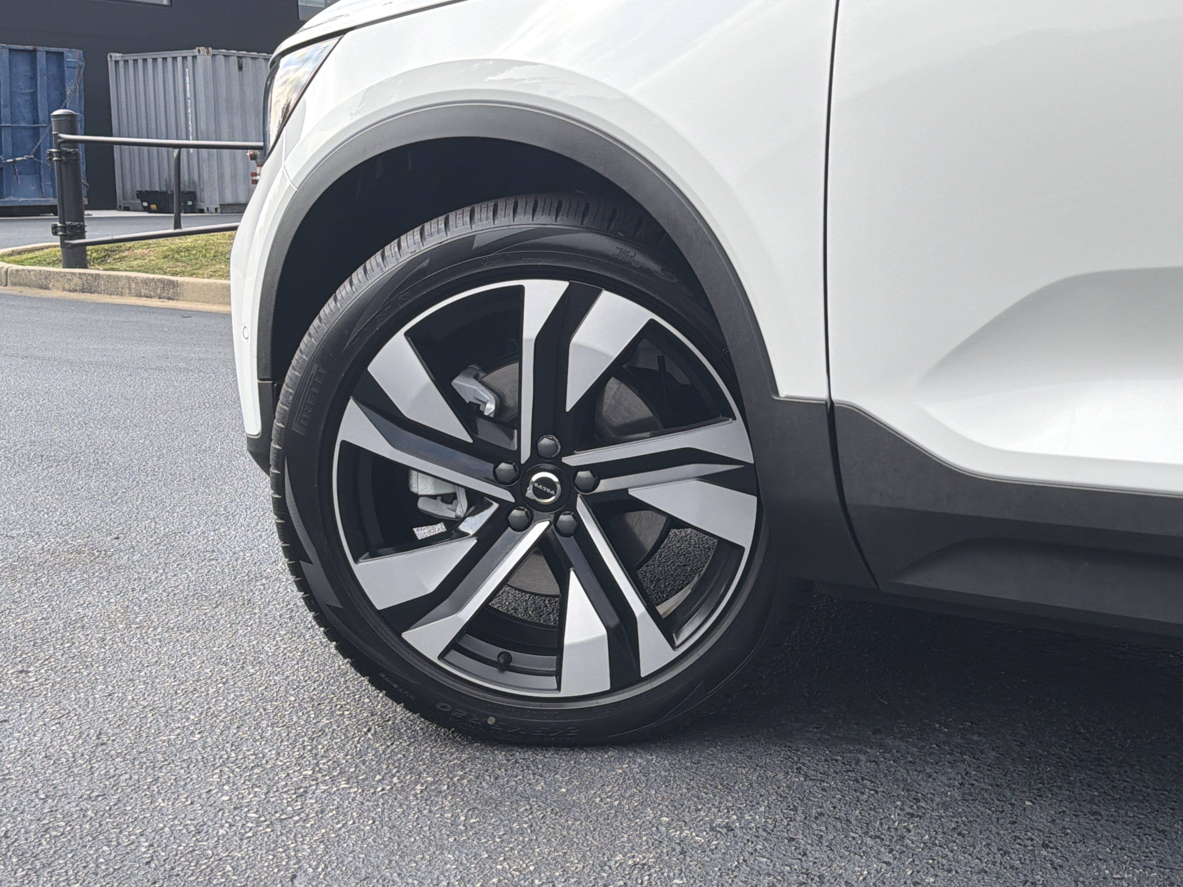 Used 2026 Volvo XC40 B5 Ultra w/ Protection Package Premier AWD/4WD image 17
