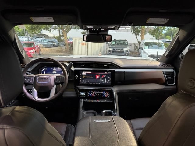 Used 2024 GMC Sierra 3500 Denali AWD/4WD image 34