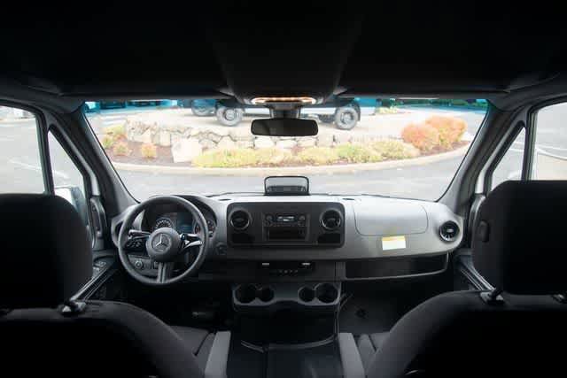 Used 2025 Mercedes-Benz Sprinter 2500 image 27