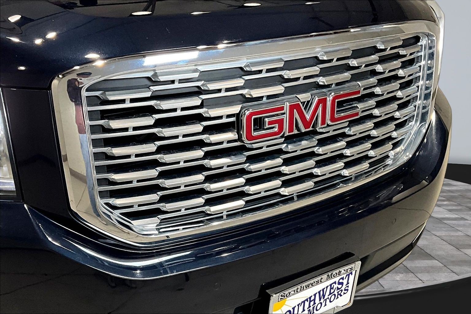 Used 2020 GMC Yukon Denali w/ Open Road Package AWD/4WD image 32