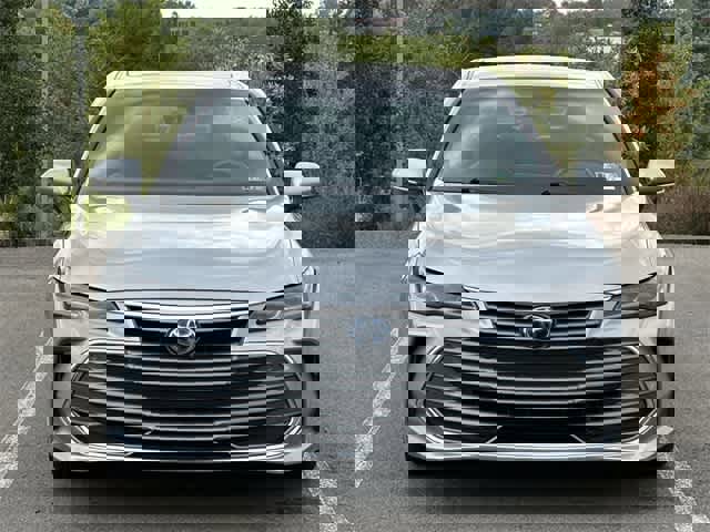 Used 2021 Toyota Avalon Limited image 31