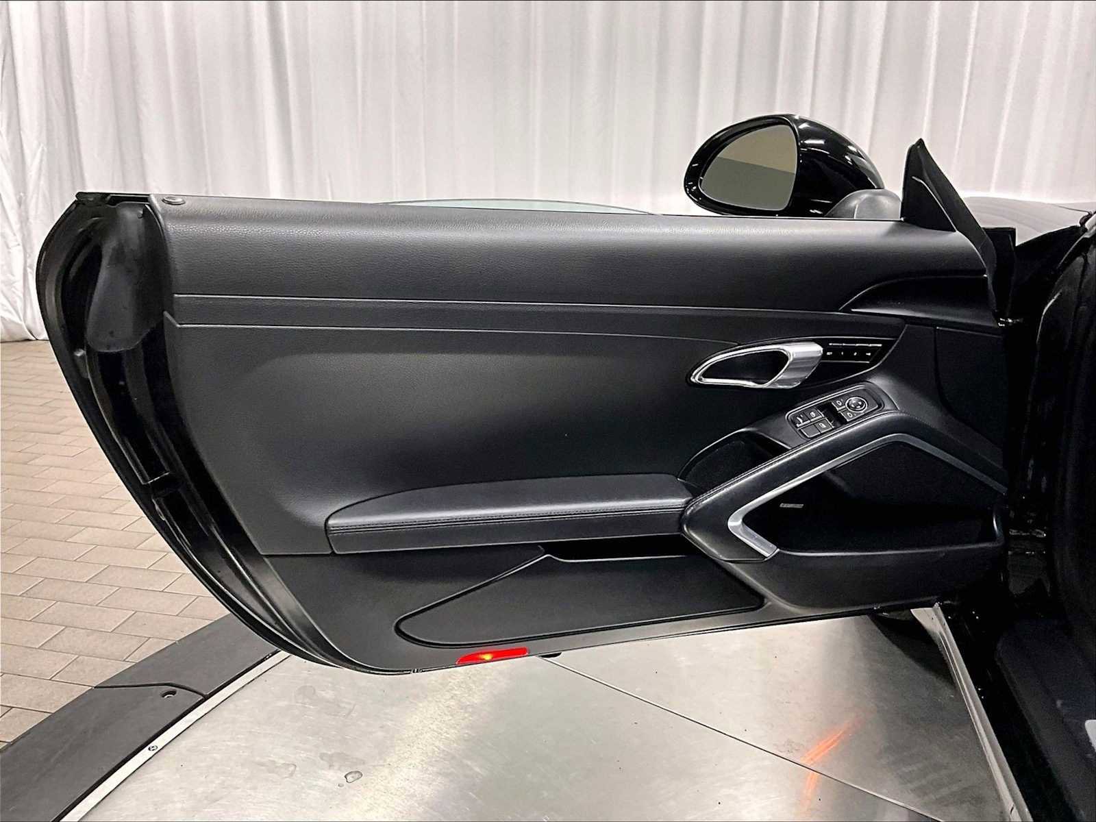 Used 2015 Porsche 911 Carrera image 25