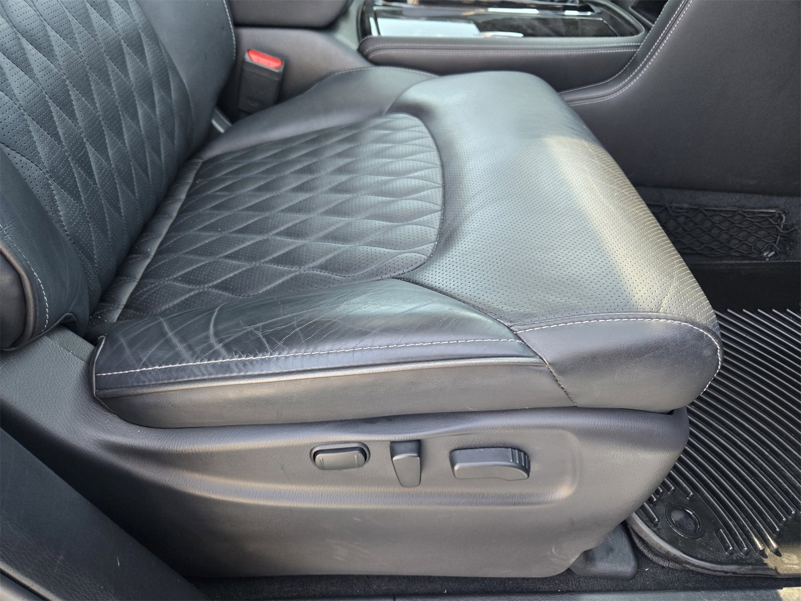 Used 2020 INFINITI QX80 Luxe w/ Sensory Package image 20