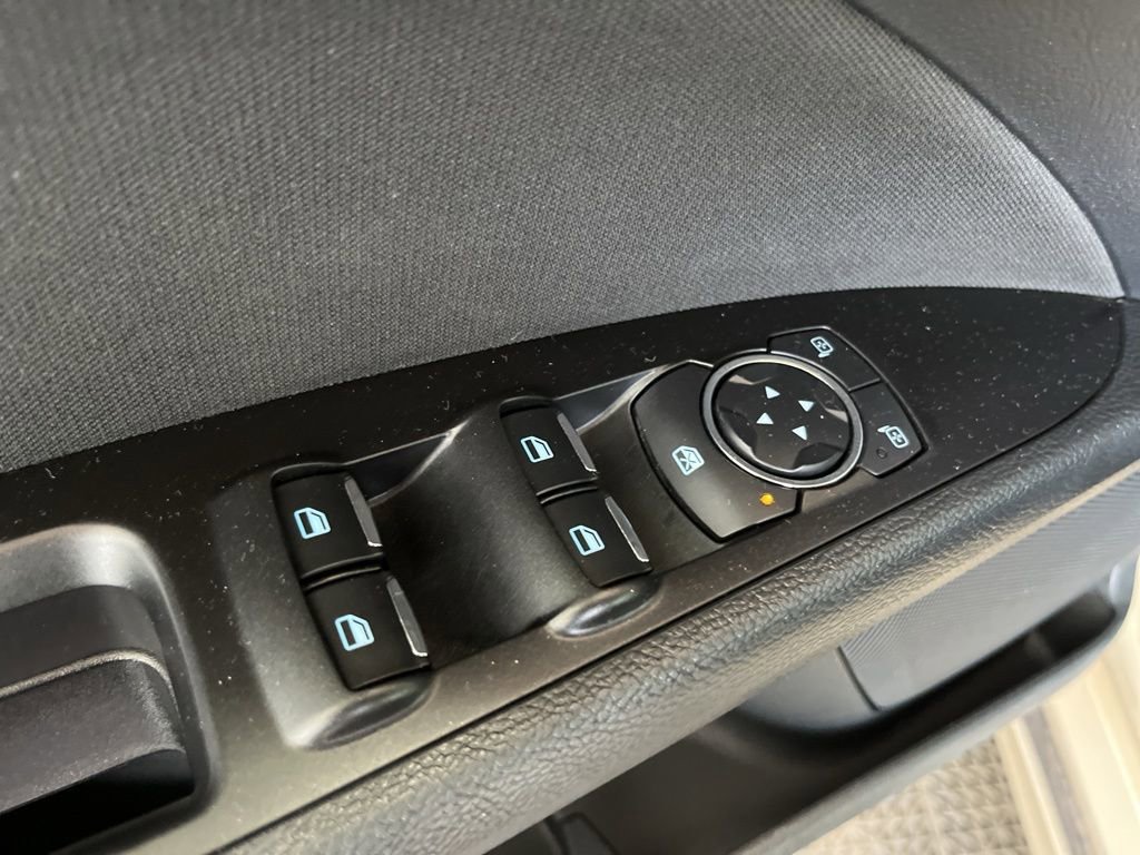 Used 2017 Ford Fusion SE image 4