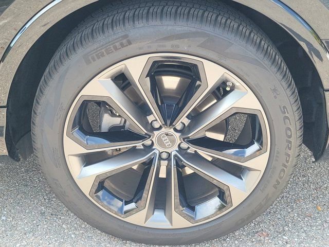 Certified 2025 Audi Q7 3.0T Premium Plus w/ Premium Plus Package image 10