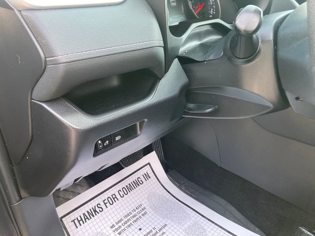 Used 2022 Toyota RAV4 XLE image 17