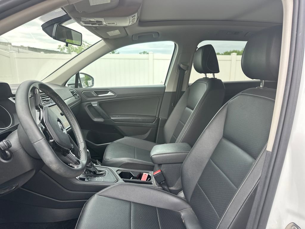 Used 2021 Volkswagen Tiguan SE w/ Panoramic Sunroof Package FWD image 42