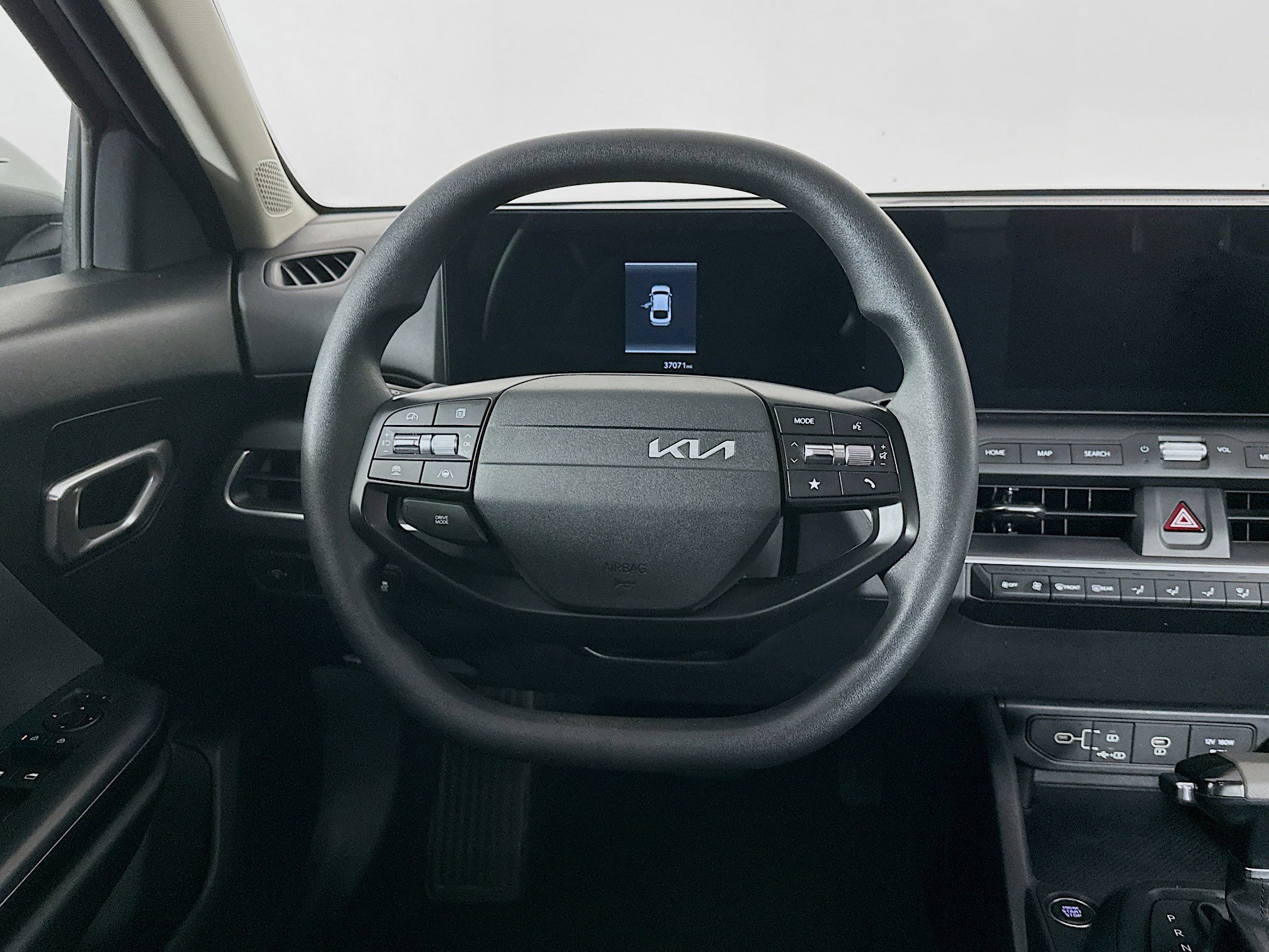 Used 2025 Kia K4 LXS image 18