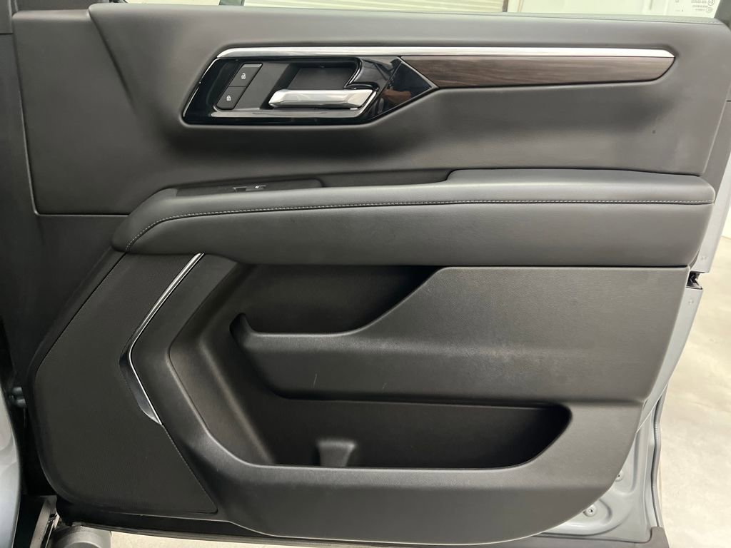 Used 2025 Chevrolet Tahoe Z71 image 25