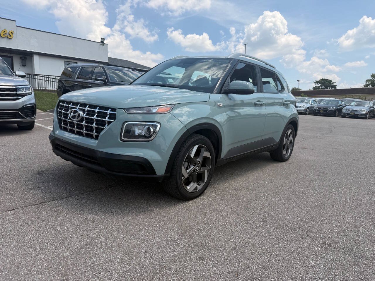 Used 2025 Hyundai Venue SEL FWD image 55