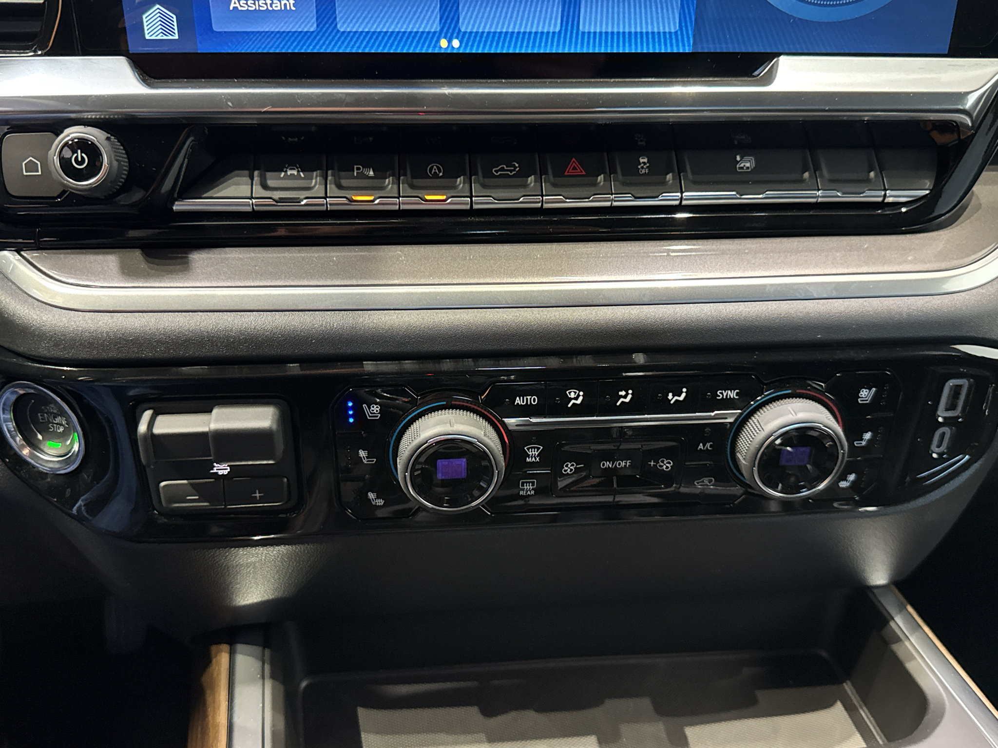 New 2026 Chevrolet Silverado 1500 High Country w/ Technology Package AWD/4WD image 35