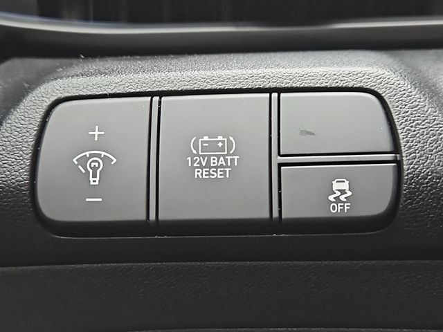 Used 2025 Hyundai Elantra SEL FWD image 18