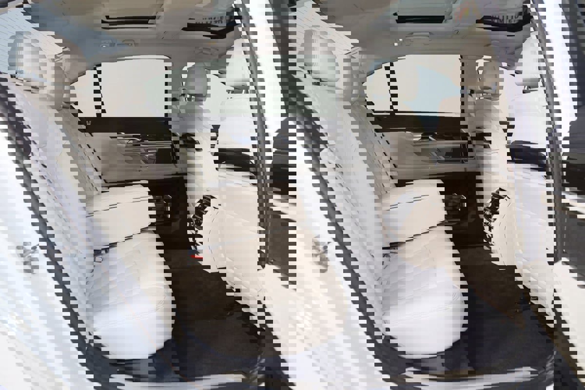 Used 2020 BMW 740i xDrive w/ Cold Weather Package image 14