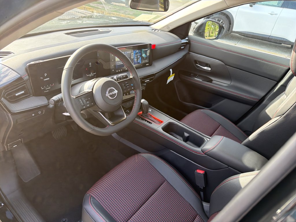 New 2026 Nissan Kicks SR w/ Cold Weather Package FWD image 14