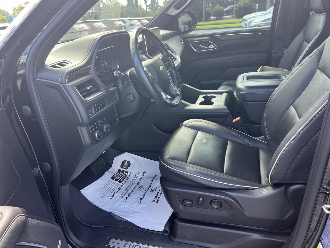 Used 2023 Chevrolet Tahoe Premier AWD/4WD image 16