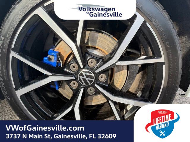 Used 2022 Volkswagen Golf R image 30