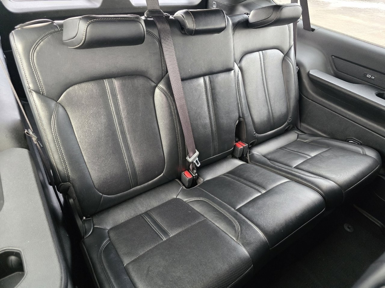 Used 2024 Jeep Wagoneer L Series II w/ Flexible Seating Group image 13