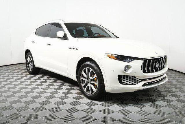 Used 2017 Maserati Levante w/ Luxury Package AWD/4WD image 34