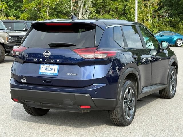 Used 2024 Nissan Rogue SV AWD/4WD image 5